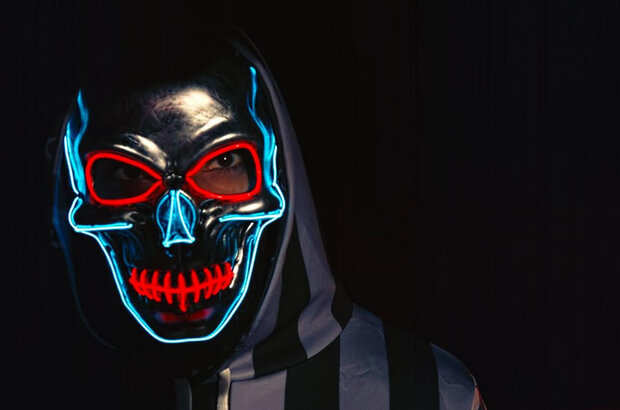 2025: Blood, White & Blue (2022) - photo 2