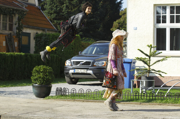 Vampire Sisters (2012) - photo 10