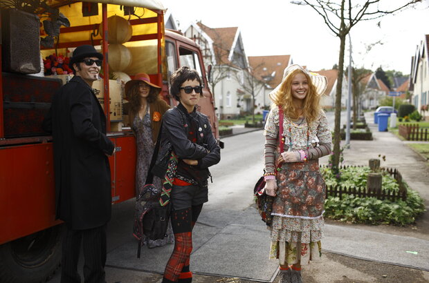 Vampire Sisters (2012) - photo 4