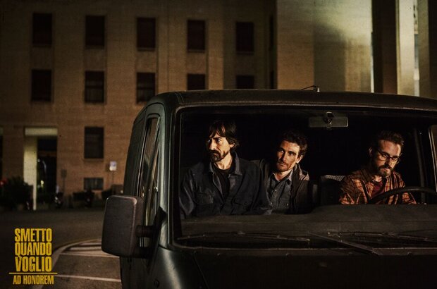 I Can Quit Whenever I Want: Ad Honorem (2018) - photo 8