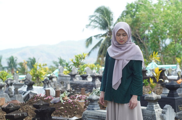 The Thorn: One Sacred Light (2024) - photo 3