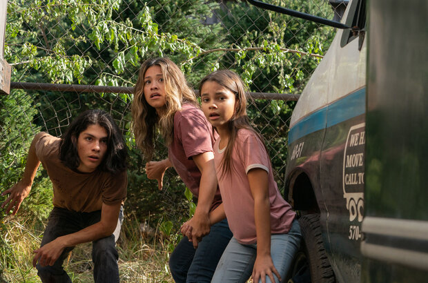 Awake (2021) - photo 1