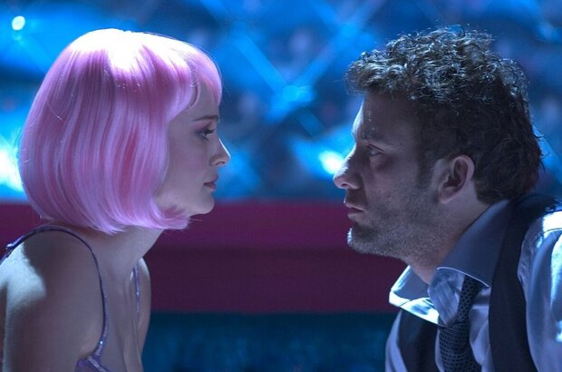 Closer (2004) - photo 5