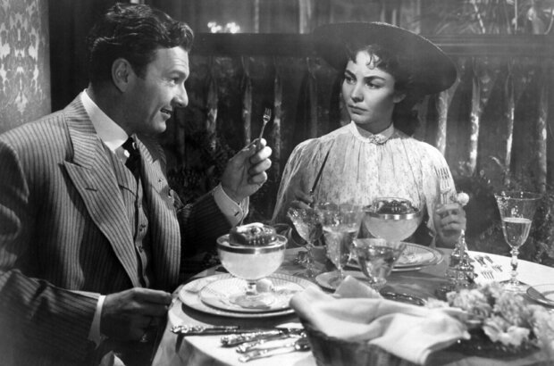 Carrie (1952) - photo 8