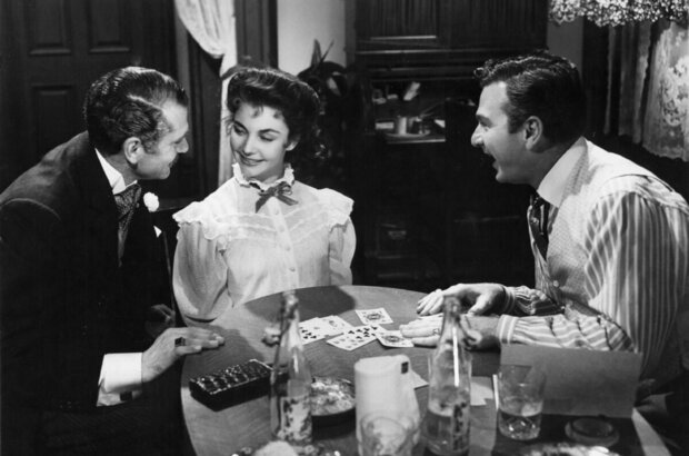 Carrie (1952) - photo 7