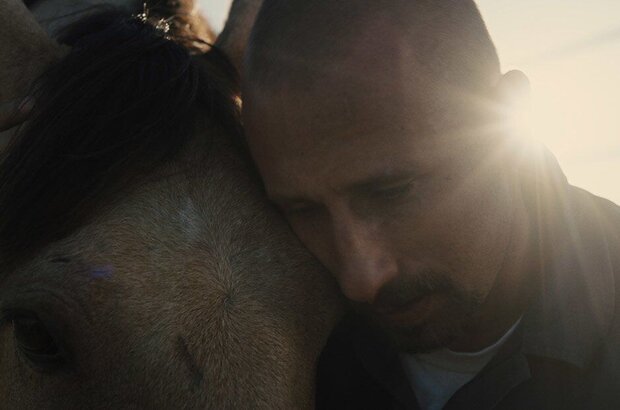 The Mustang (2019) - photo 2