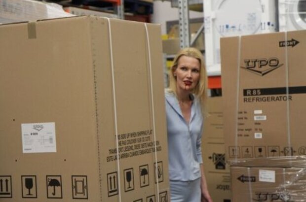 Shopping Tour (2012) - photo 2