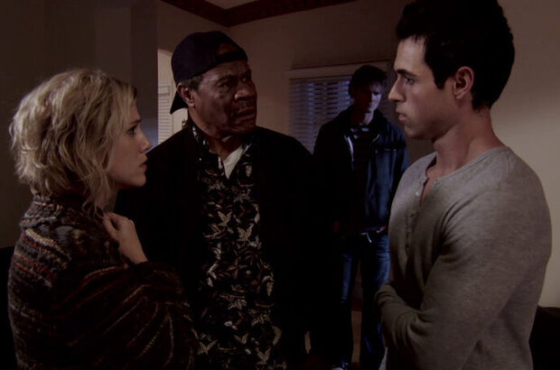 Infection: The Invasion Begins (2010) - photo 4