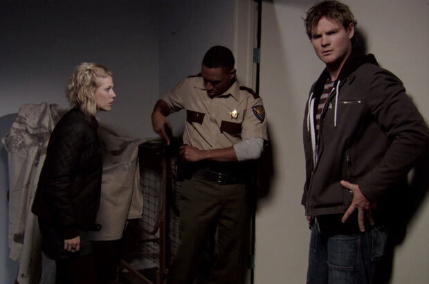 Infection: The Invasion Begins (2010) - photo 6