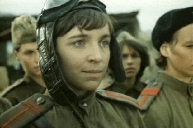 V nebe 'Nochnye vedmy' (1981) - photo 5