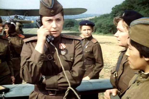 V nebe 'Nochnye vedmy' (1981) - photo 7