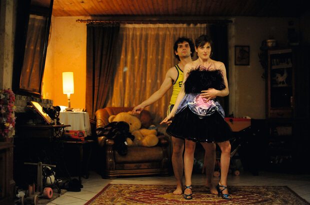 Hand in Hand (2012) - photo 2