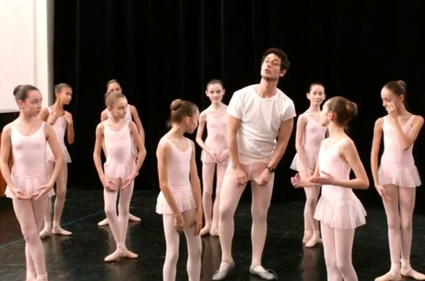 Hand in Hand (2012) - photo 12