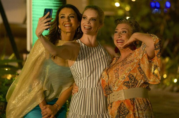 Christmas in the Caribbean (2022) - photo 1