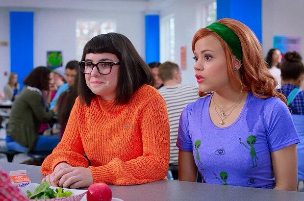 Daphne & Velma (2018) - photo 10