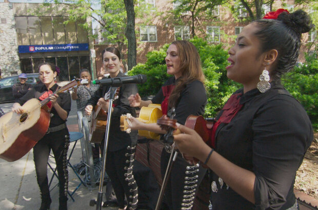 In Jackson Heights (2015) - photo 1