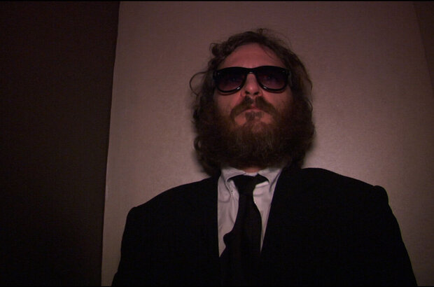 I'm Still Here (2010) - photo 1