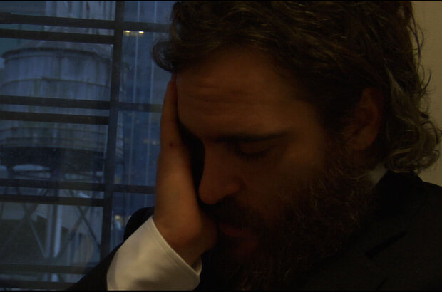 I'm Still Here (2010) - photo 5