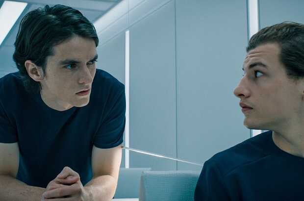 Voyagers (2021) - photo 8