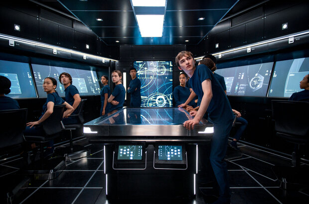 Voyagers (2021) - photo 6