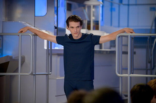 Voyagers (2021) - photo 7