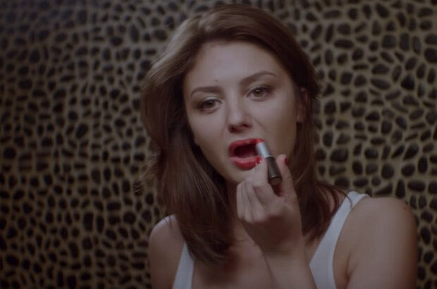 Red Butterfly (2014) - photo 7