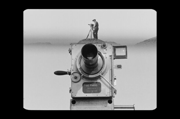 Man with a Movie Camera (1929) - photo 1