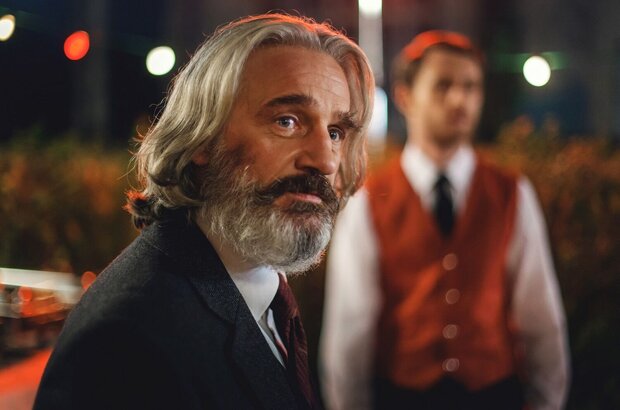 Stung (2015) - photo 2