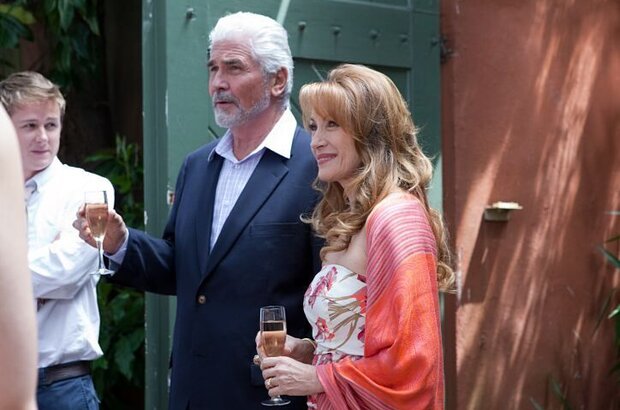 Love, Wedding, Marriage (2010) - photo 4