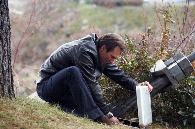 Lies & Illusions (2009) - photo 7