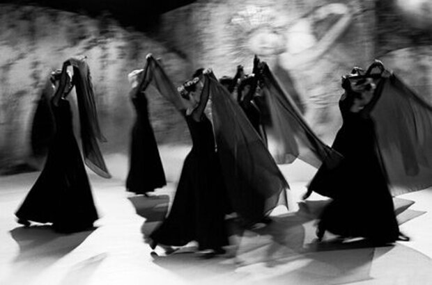 Dracula: Pages from a Virgin's Diary (2002) - photo 3