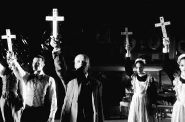Dracula: Pages from a Virgin's Diary (2002) - photo 4