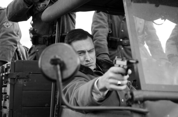 The Captain (2017) - photo 1