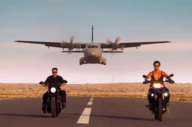 Bade Miyan Chote Miyan (2024) - photo 3