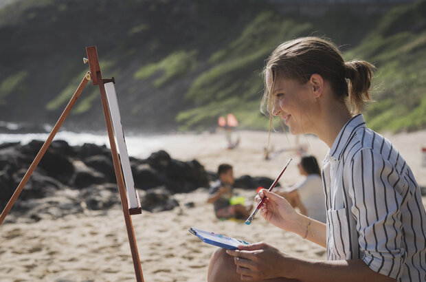 Press Play (2022) - photo 30