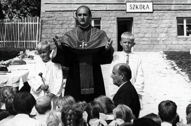 Солнце восходит раз в день (1972) - фото 3