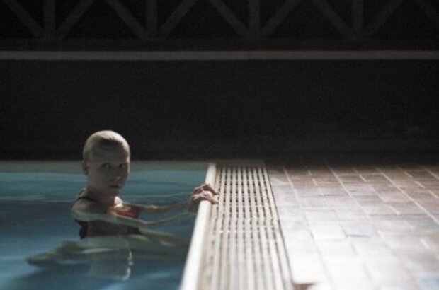 Hotel (2004) - photo 1