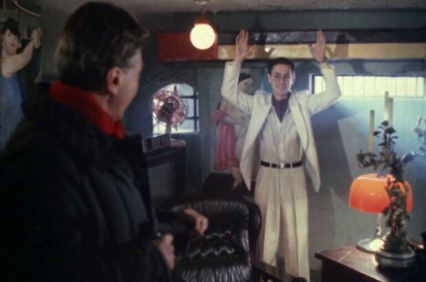 A Gun with Silencer (1993) - photo 9