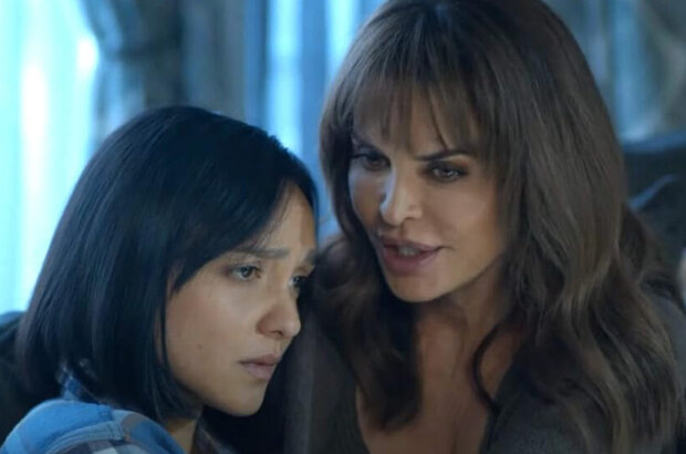 Mommy Meanest (2024) - photo 1