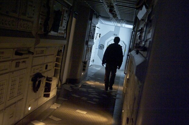 Stranded (2013) - photo 1