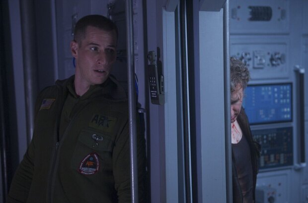 Stranded (2013) - photo 4