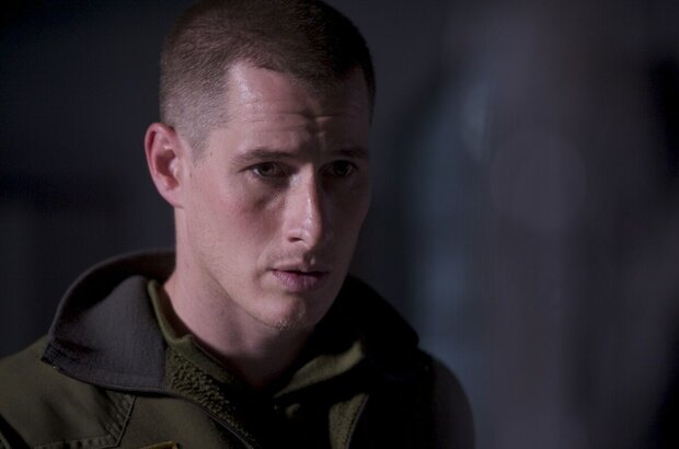 Stranded (2013) - photo 8
