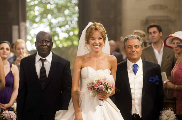 Serial (Bad) Weddings (2014) - photo 11