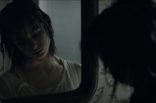 At the Devil's door (2014) - photo 8