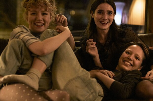 Girl Picture (2022) - photo 3