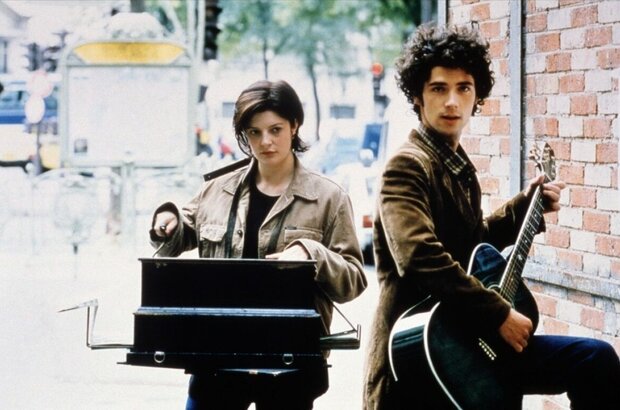 Three Lives and Only One Death (1996) - photo 4