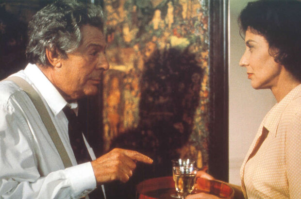 Three Lives and Only One Death (1996) - photo 1