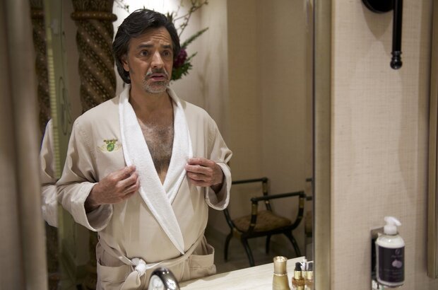 How to Be a Latin Lover (2017) - photo 1