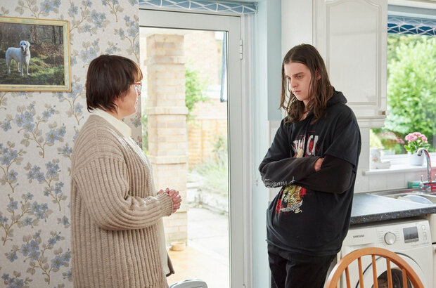 Days of the Bagnold Summer (2019) - photo 7