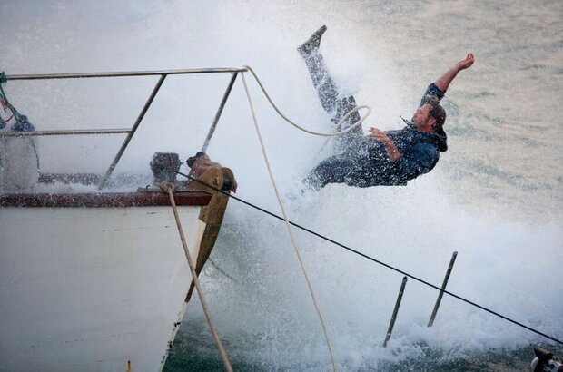 Dark Tide (2011) - photo 7